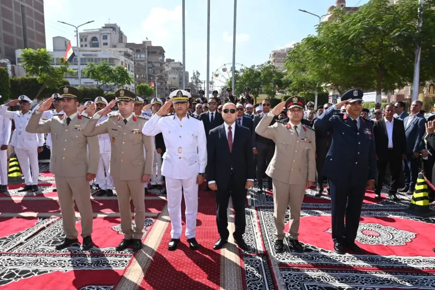 الغربية تحتفل بالذكرى الـ53 لنصر أكتوبر المجيد.. محافظ الغربية يضع إكليل الزهور على النصب التذكاري لشهداء الوطن