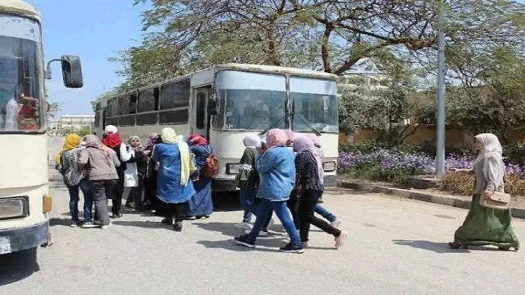 ” النهار ” ترصد من الميكروباص إلى باص المدرسة.. فاتورة توصيل الأبناء تنتظر قرار أسعار الوقود