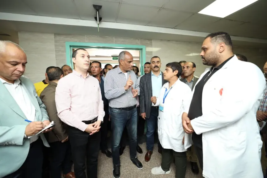 محافظ كفر الشيخ يفاجئ مستشفى برج البرلس ويتابع الخدمات الطبية
