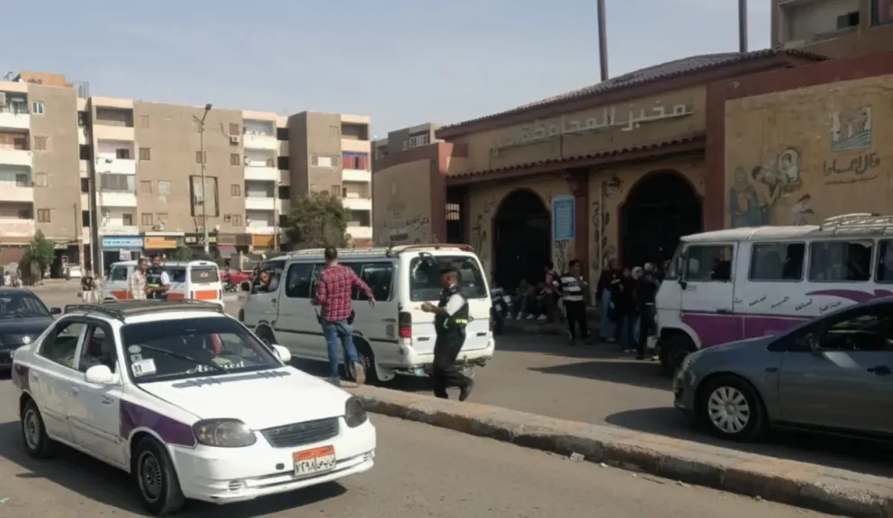 حملات مرورية بقنا تضبط 23 مخالفة وتحجز 3 سيارات أمام الجامعة