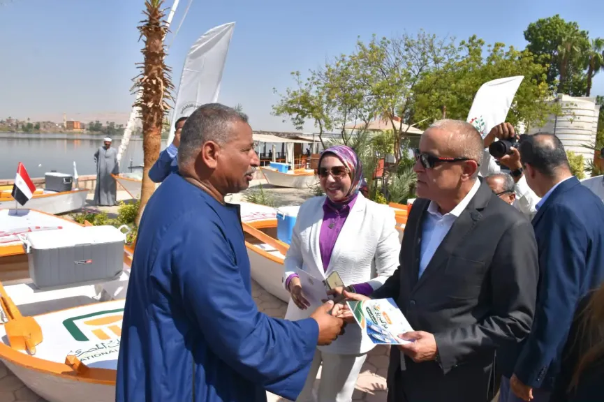 محافظ الأقصر يشهد توزيع 100 مركب صيد على صغار الصيادين ضمن مبادرة «مراكب الرزق»