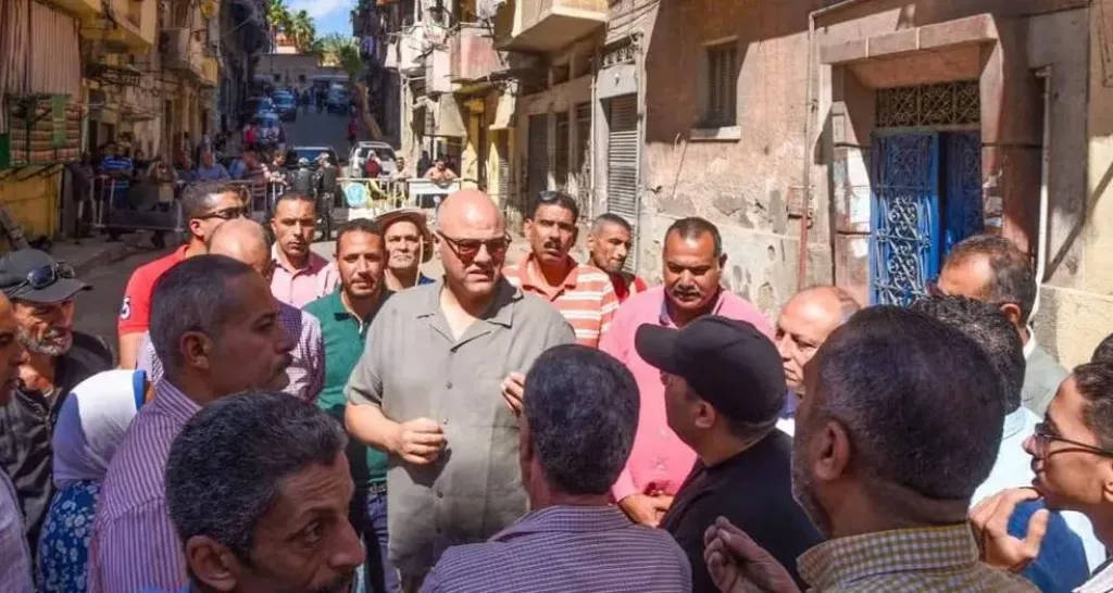 محافظ الإسكندرية يتفقد عقاري لامبروزو والمازني ويؤكد: سلامة المواطنين والحفاظ على ممتلكاتهم أولوية قصوى