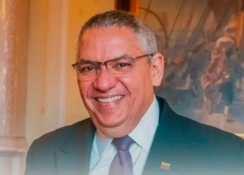 ”النهار” تنفرد بكشف النقاب عن السفير الفنزويلي الجديد لدى مصر   عنوان الصورة   رامون أنطونيو غورديس مونتيس السفير الفنزويلي الجديد لدى مصر  كلمات مفتاحية  فنزويلا سفير سفارة أمريكا اللاتينية  رامون    أمير أبورفاعي   في إنفراد جديد لـ ” النهار ” علمت