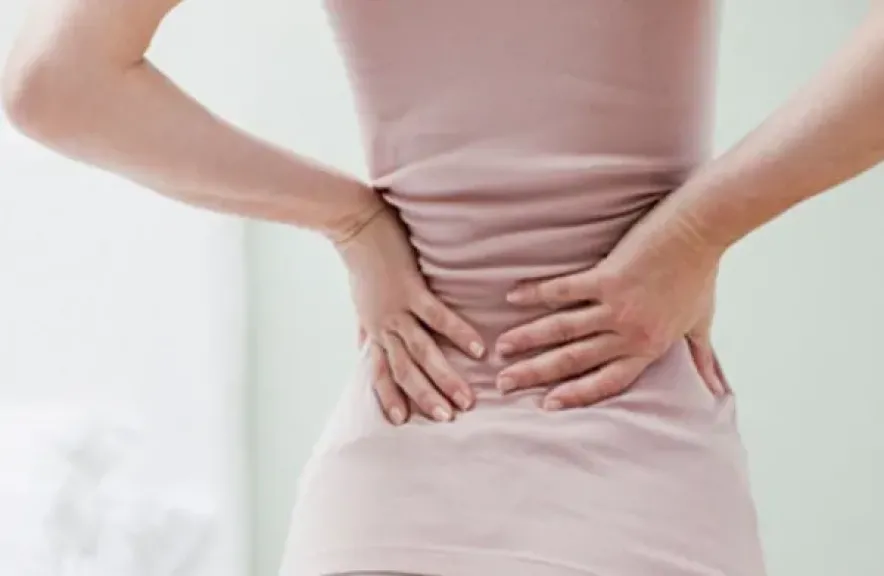النساء يعانين من الألم بدرجة أكبر من الرجال.. ما السر؟