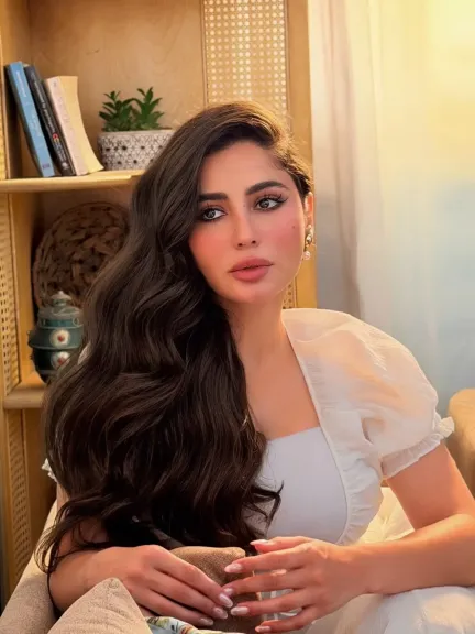 نوران ماجد تجسد فتاة الإسكندرية التي أنهت حياتها في بث مباشر ضمن مايكرو دراما بعنوان «آخر شقة فوق»