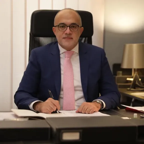 معتز صدقي يهنئ شريف فتحي بتتويجه بجائزة الريادة العالمية من المجلس الدولي للسياحة والسفر