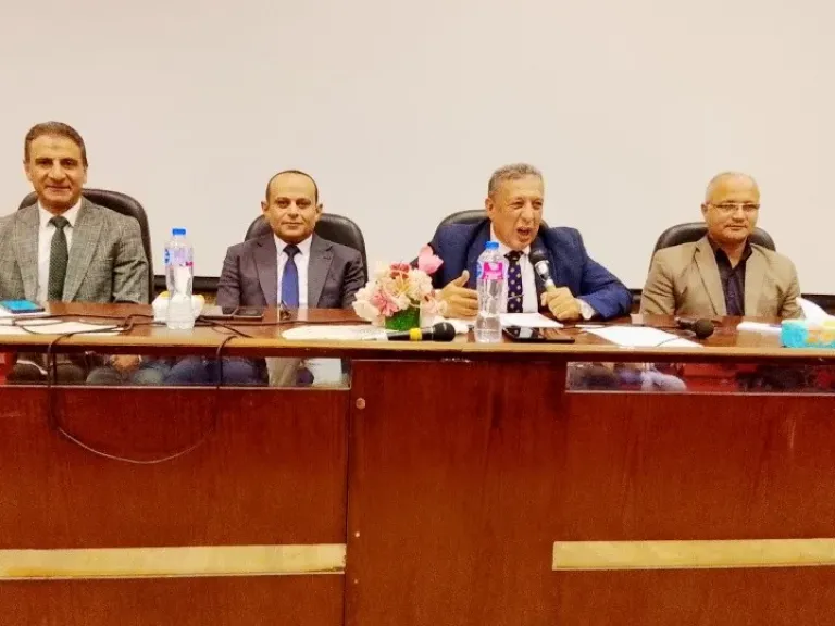 مدير ”تعليم البحيرة”: تحقيق الانضباط المدرسي والعمل على إنهاء نظام الفترتين