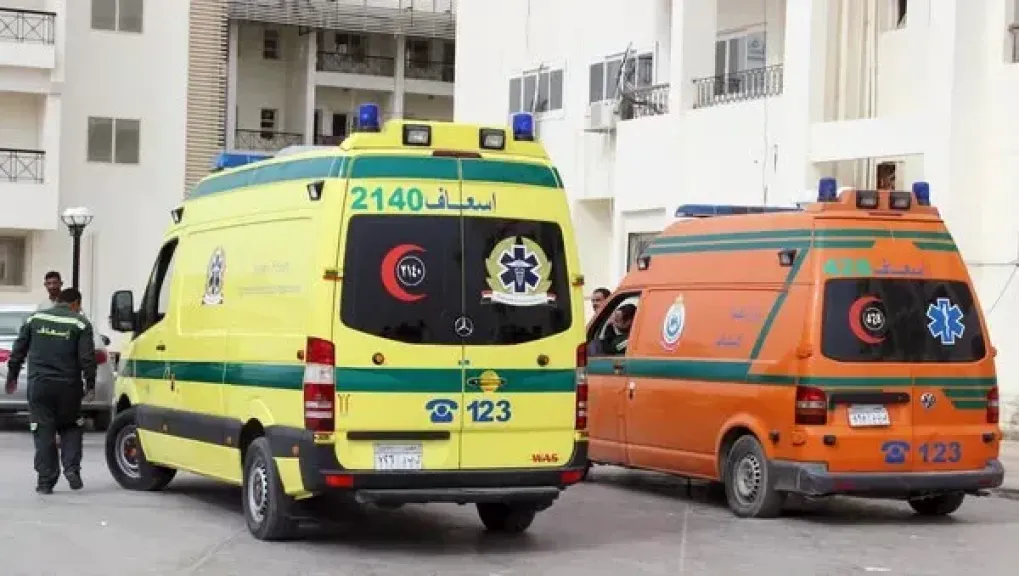 إصابة 4 أشخاص في تصادم سيارتي ميكروباص بطريق الفيوم الصحراوي