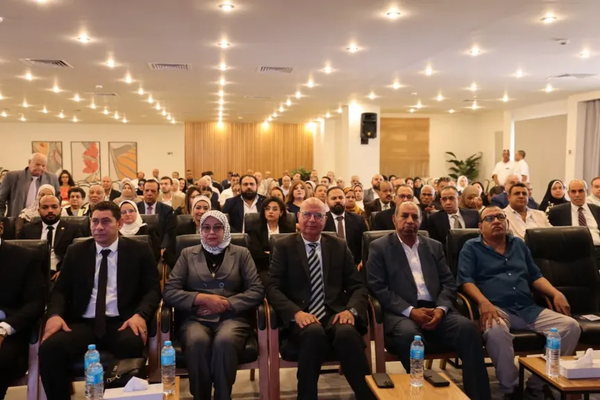 محافظ البحر الأحمر يكرم رموز الأطباء ويؤكد دعم المنظومة الصحية