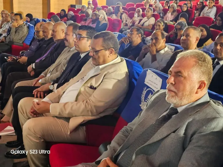 استعداداً لكسوف الشمس.. نائب محافظ الأقصر يلتقي برئيس المعهد القومي للبحوث الفلكية والجيوفيزيقية