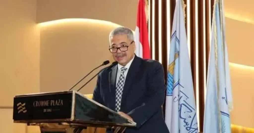 جامعة الإسكندرية تبحث توظيف الذكاء الاصطناعي لدعم رؤية مصر 2030