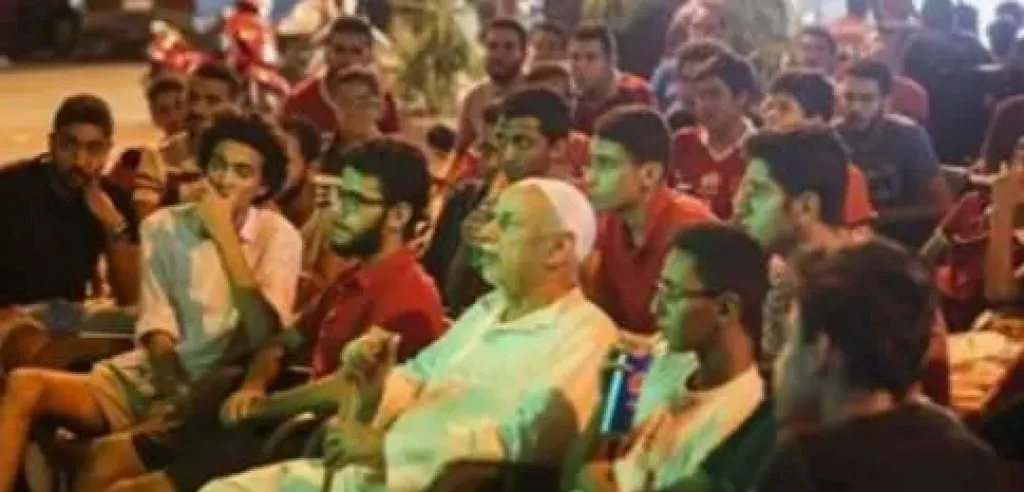جماهير الأهلي والزمالك تتوافد على مقاهي كفر الشيخ لمتابعة القمة 133