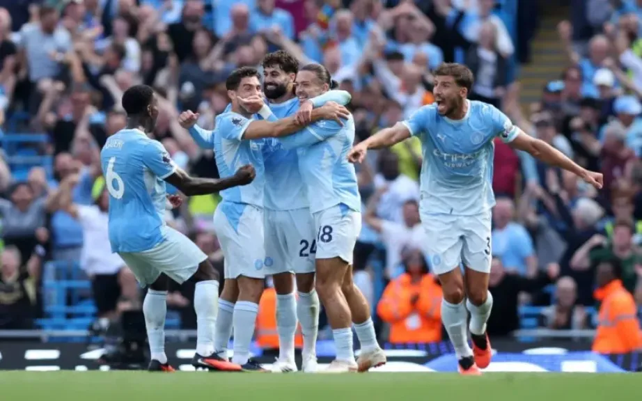 مانشستر سيتي يقسو على ليفربول بثلاثية نظيفة في قمة الدوري الإنجليزي