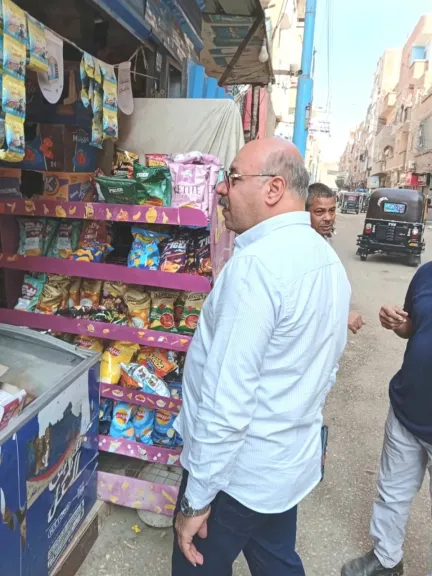 محافظ أسيوط: تحرير 16 محضرًا خلال حملة لإزالة إشغالات شوارع ديروط
