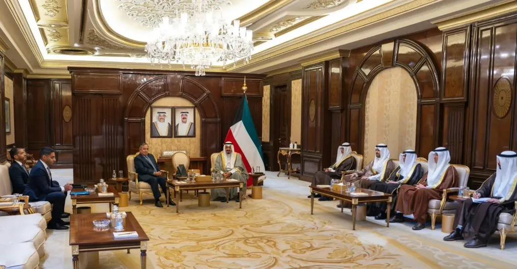 نبيل فهمي يختتم زيارته الرسمية إلى الكويت ويشيد بدورها في دعم الجامعة العربية وتعزيز العمل العربي المشترك