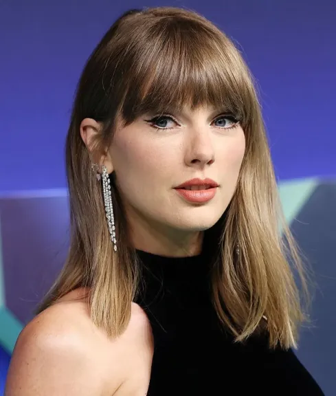 تايلور سويفت تحافظ على صدارة Billboard Hot 100 للأسبوع الثاني.. تفاصيل