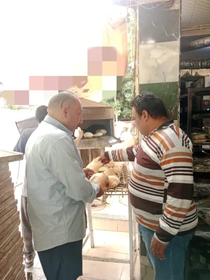تموين الإسماعيلية يضبط 8 أطنان دقيق و460 علبة سجائر مجهولة المصدر