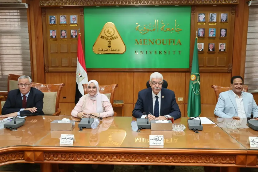 رئيس جامعة المنوفية يتابع إنجازات الجودة وخطط الاعتماد الأكاديمي
