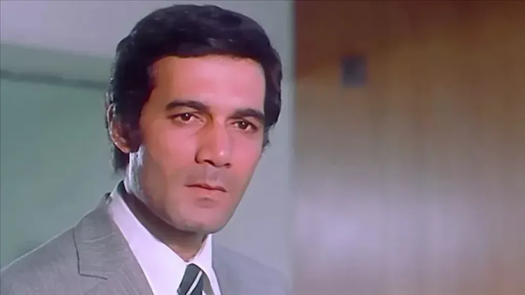 في ذكرى وفاة محمود ياسين.. لماذا ابتعد عن السينما رغم شغفه بها؟