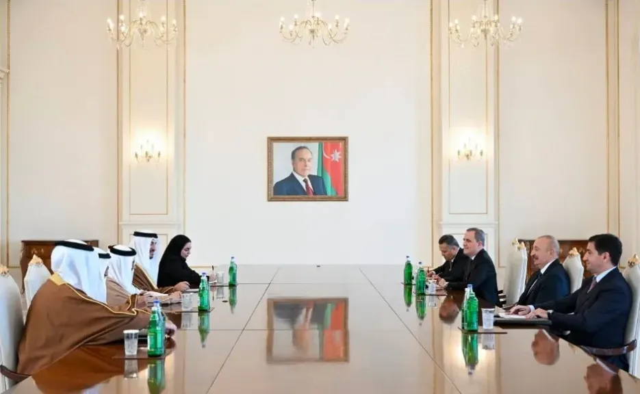 رئيس أذرببجان يستقبل وزير خارجية البحرين ويؤكد على علاقة الصداقة بين البلدين