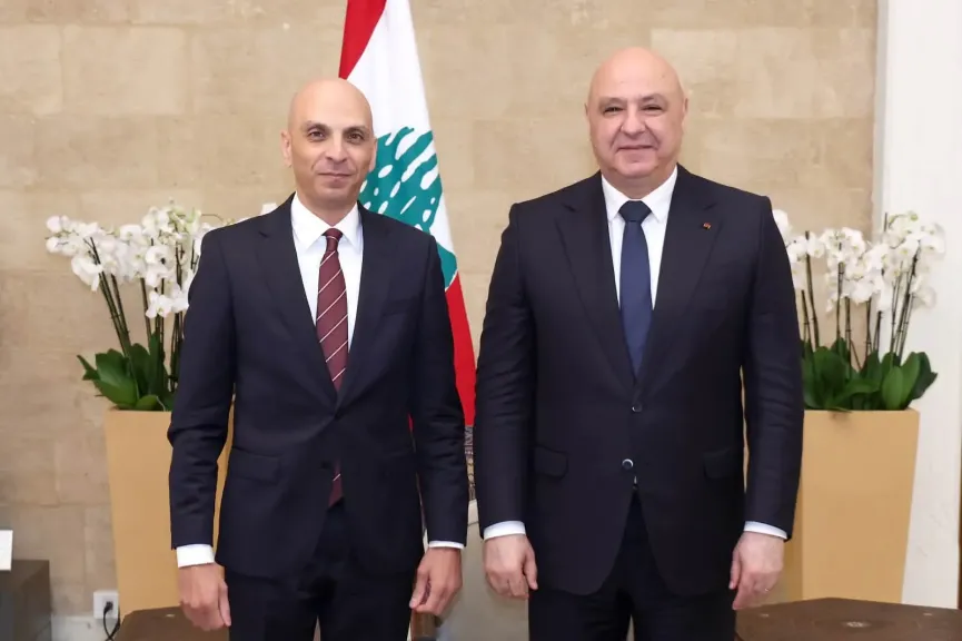 السفير تميم خلاف يقدم أوراق اعتماده للرئيس اللبناني ويؤكد دعم القاهرة لاستقرار بيروت