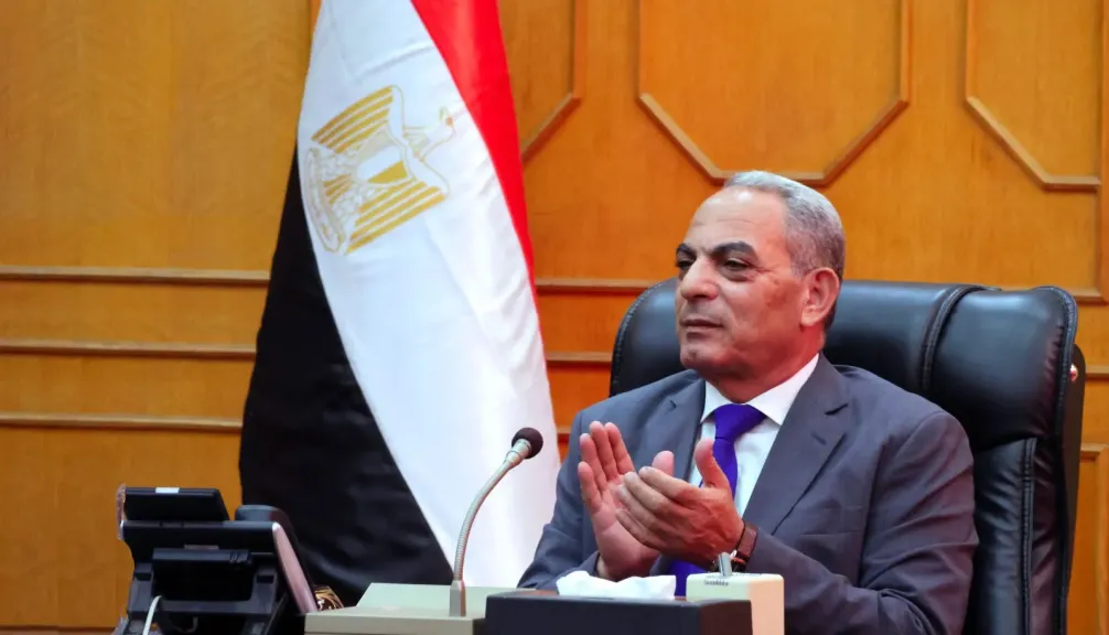 محافظ الإسماعيلية يستقبل رؤساء ١٦ فرقة بمهرجان الفنون الشعبية: مصر ستظل واحة للأمن والأمان وحاضنة لثقافات العالم