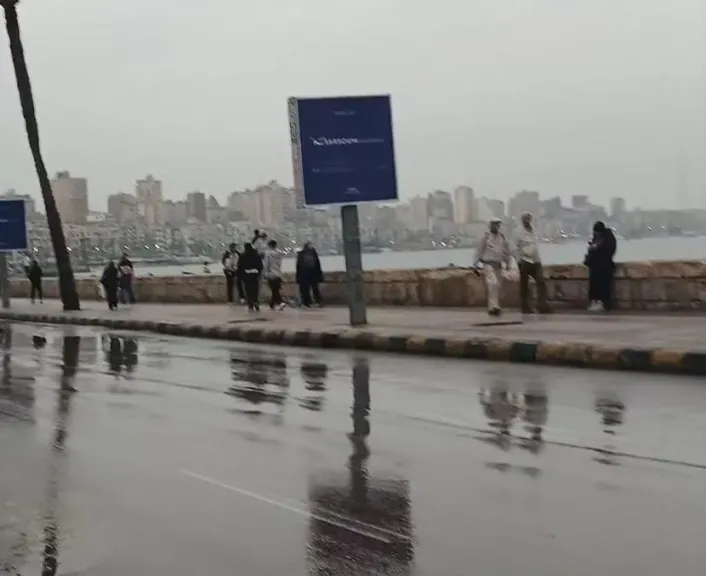 الإسكندرية تواجه نوة رياح الصليب 3 أيام.. والأمواج تصل إلى 4.5 متر
