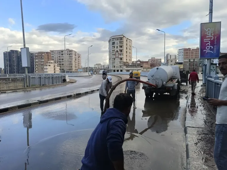محافظ البحيرة ترفع الاستعداد لمواجهة التقلبات الجوية والأمطار