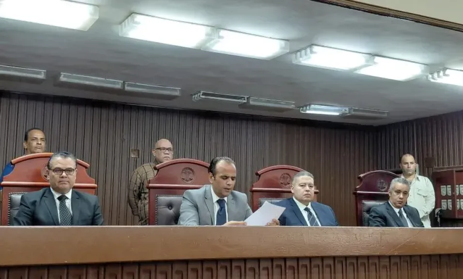 السجن المشدد 6 سنوات لـ4 عاملين بتهمة الاتجار في الهيروين والحشيش بالعبور