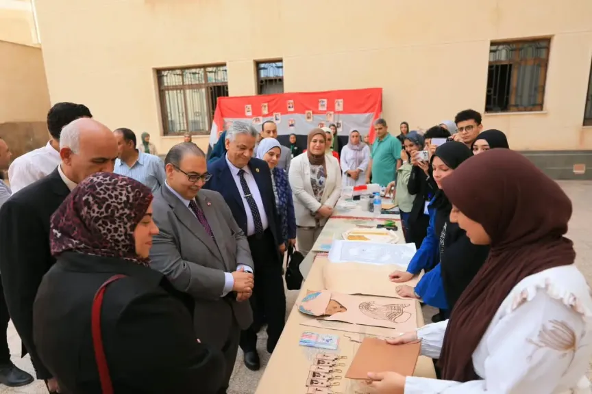 رئيس جامعة كفر الشيخ يفتتح ورشة «إعادة التدوير» بكلية التربية النوعية