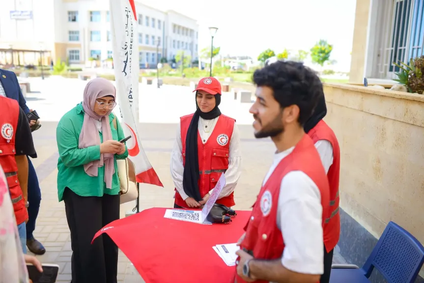 جامعة المنصورة الأهلية تطلق أسبوع الخير.. الهلال الأحمر يغزو الحرم الجامعي بحملة Red Week لاستقطاب المتطوعين