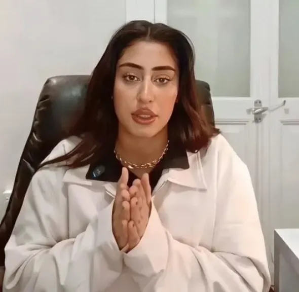 بلاغ للنائب العام ضد فتاة واقعة سائق النقل الذكي وأخرى بتهمة سب محامٍ