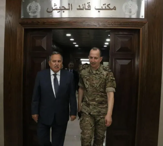 قائد الجيش اللبناني يبحث مع الأمين العام للجامعة العربية تطورات الأوضاع الأمنية في لبنان