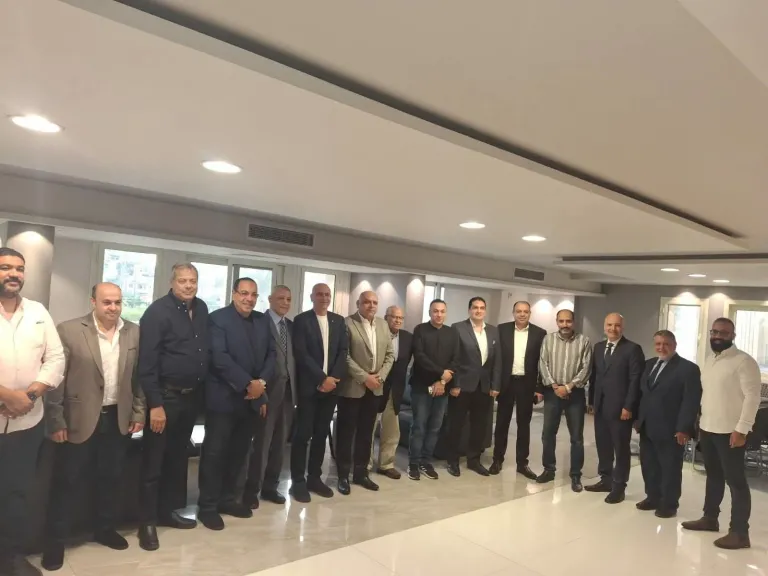 غرفة الإسكندرية تبحث أزمات تأشيرات الأجانب وتحديات الحج والعمرة
