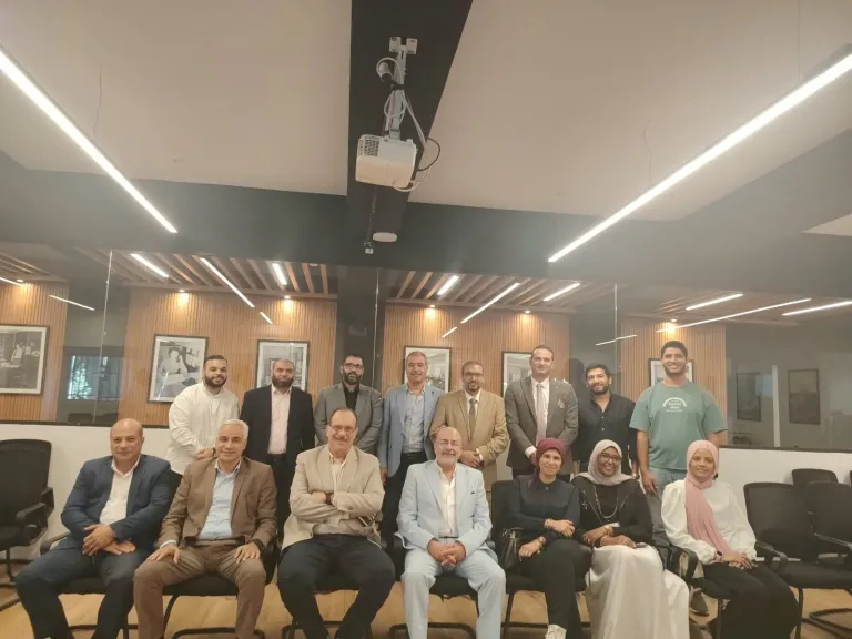 مصانع المكملات الغذائية تحذر من توقف الإنتاج بسبب أزمات التحاليل