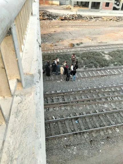 إصابة طفلة ألقت نفسها من أعلي الكوبري العلوي بالفيوم