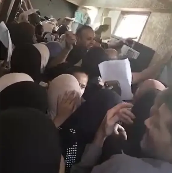 شكاوى من قلة الموظفين وتعطل إجراءات بطاقات «تكافل وكرامة».. والسيدات وكبار السن الأكثر معاناة