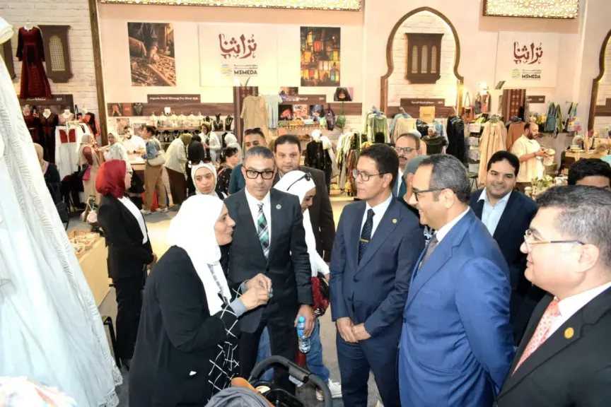 رئيس جامعة بنها من معرض «تراثنا»: توظيف الابتكار يفتح أسواقًا جديدة أمام الحرف