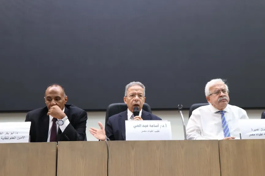 نقيب الأطباء يحذر من التوسع العشوائي في كليات الطب: يهدد المهنة وسلامة المرضى