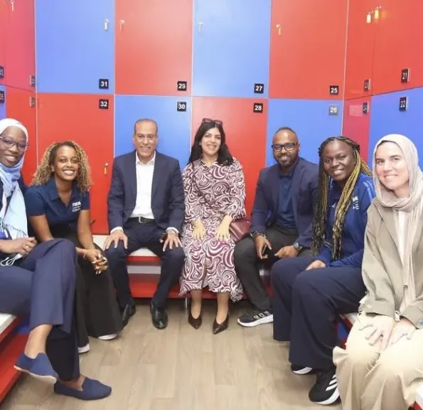 وفد الاتحاد الدولي يتفقد مركز المنتخبات الوطنية ويشيد بالمنشآت والملاعب