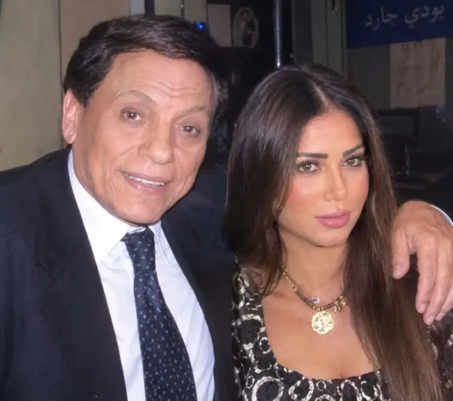 بعد سنوات من عرض بودي جارد.. إيناس عز الدين تستعيد ذكرياتها مع الزعيم
