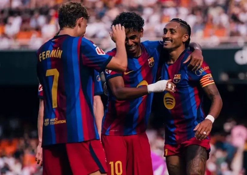 تشكيلة برشلونة الرسمية في مواجهة ريال مدريد بكلاسيكو الليجا