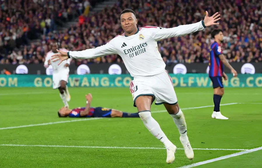 مبابي يقود ريال مدريد لانتصار مستحق على برشلونة في الكامب نو
