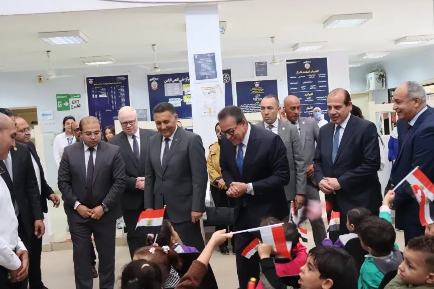 وزير الصحة ومحافظ القليوبية يطلقان حملة تطعيم الأطفال ضد الحصبة
