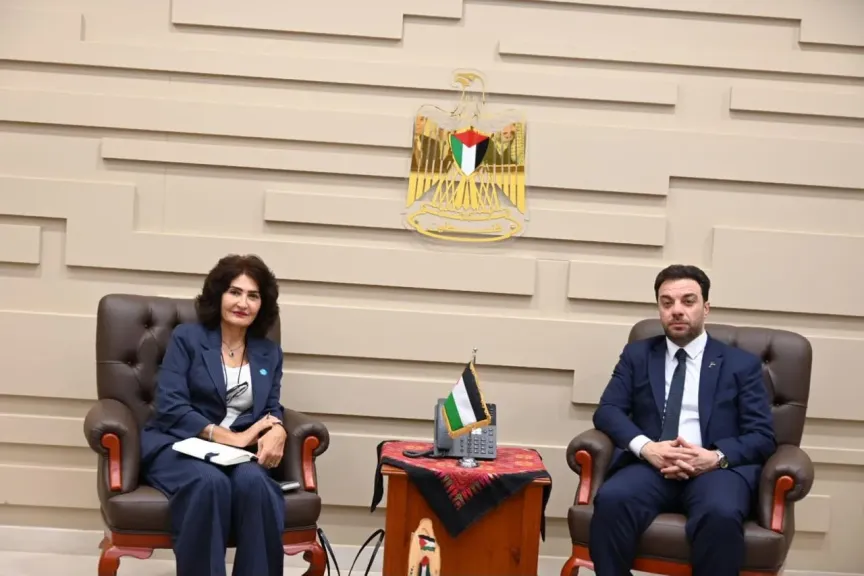 سفارة فلسطين بالقاهرة تبحث مع «الأونروا» تعزيز التعاون والتنسيق المشترك