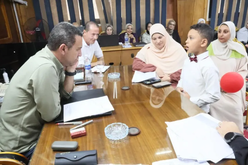 شكوى طفل «كي جي» تحرك محافظ المنوفية.. وقرار عاجل بفصل المرافق عن ملعب كرة قدم