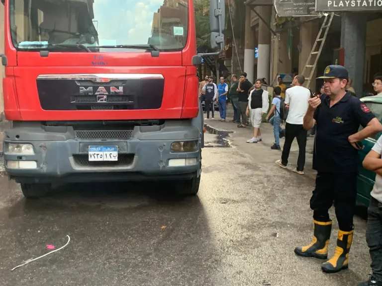 بـ 6 سيارات إطفاء.. الحماية المدنية ببورسعيد تسيطر على حريق شقة سكنية