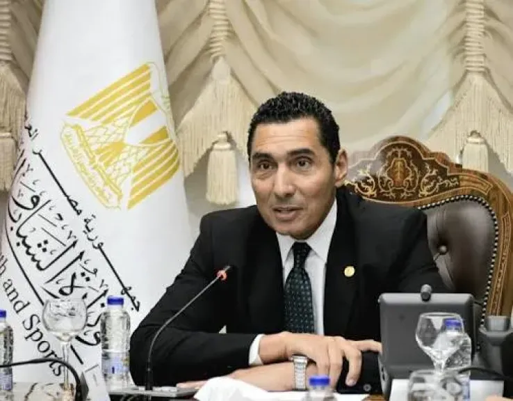 وزير الرياضة يحظر العنف والإساءة للاعبين ويؤكد بسرعة فحص الشكاوى