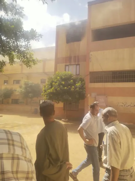 بدون خسائر بشرية .. الحماية المدنية والإطفاء تسيطر على حريق بمدرسة الخلافاء فى أسيوط