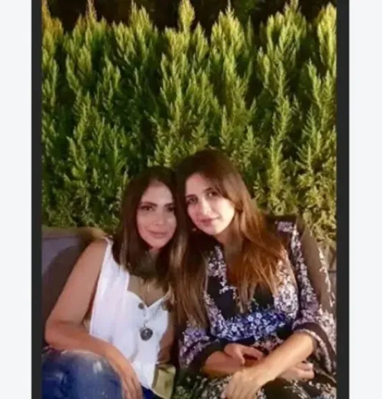 منى زكي تهنئ ياسمين عبد العزيز بحصد 3 جوائز وسط شائعات الخلاف